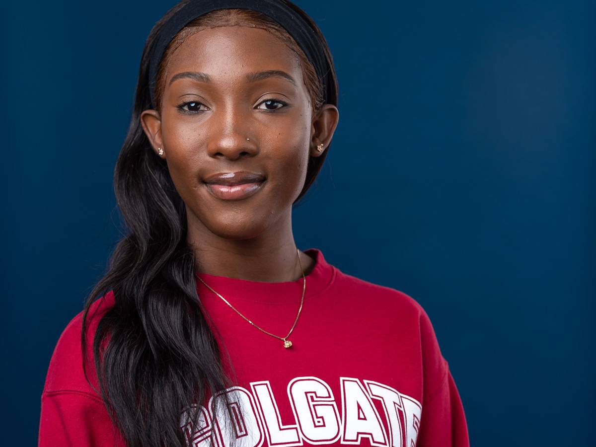 A portrait of Natoya.