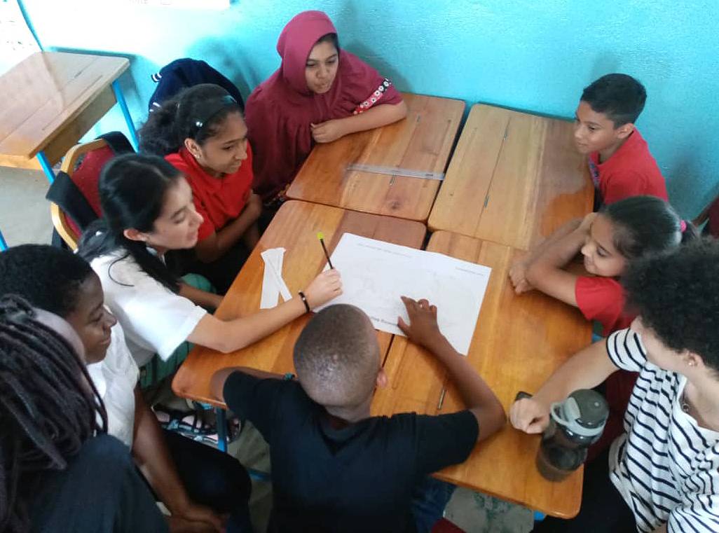 Barbara Gonzalez Fuentes ’25 teaches about conservation and wildlife in South Africa